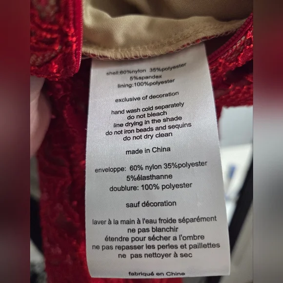 Elegant Red Lace Evening Gown - Picture 8 of 10